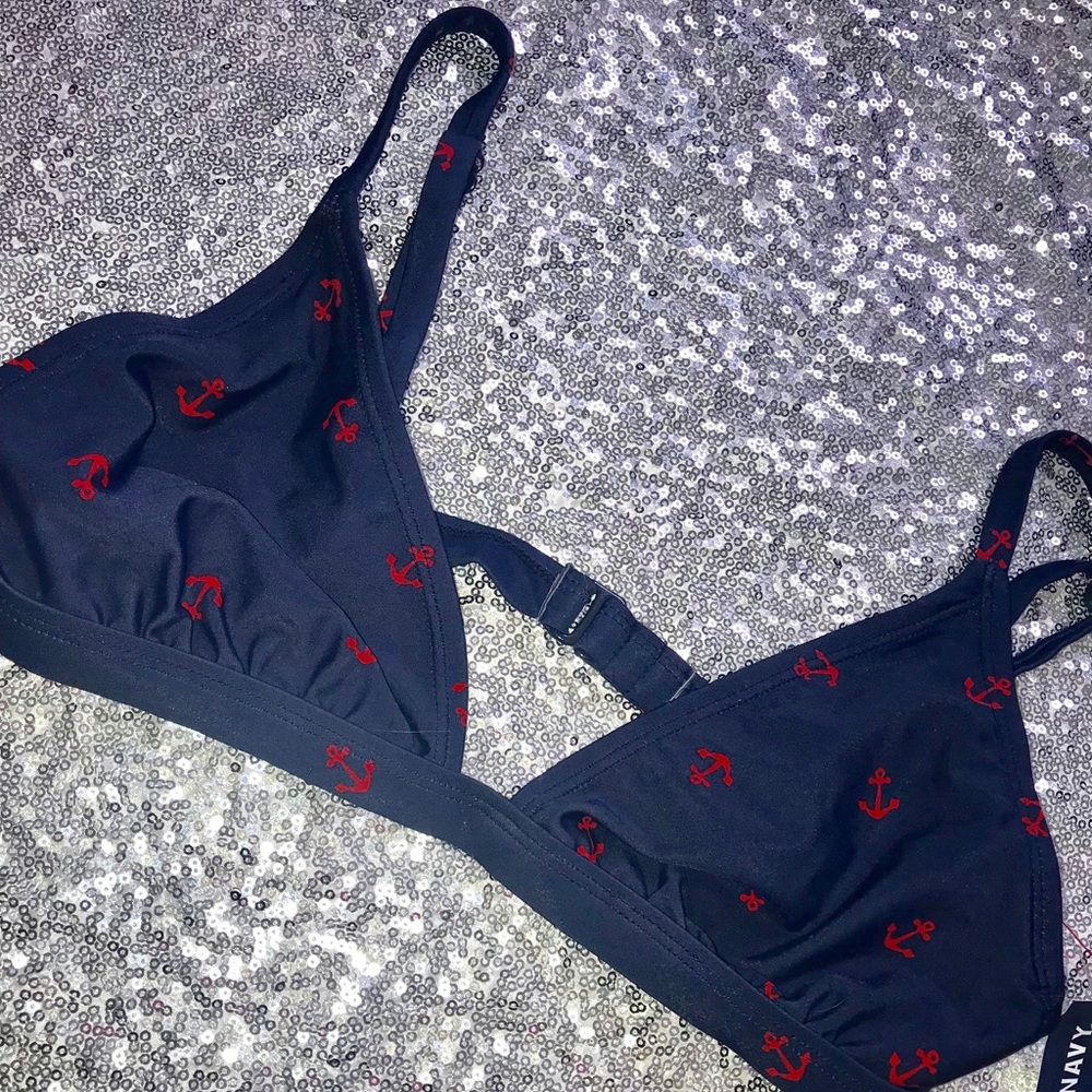🦋  Anchor Old Navy swimsuit Top M